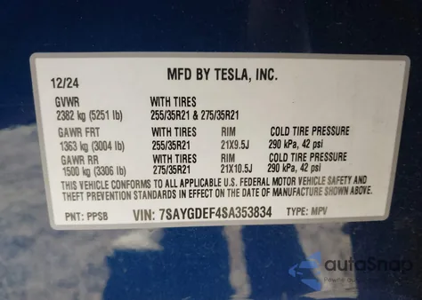2025 Tesla Model Y Performance Dual Motor All-Wheel Drive z USA, uszkodzony, nr VIN 7SAYGDEF4SA353834